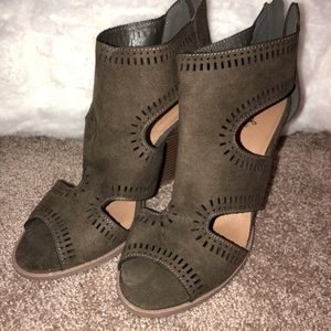 Army Green/Brown Heels Strappy boutique